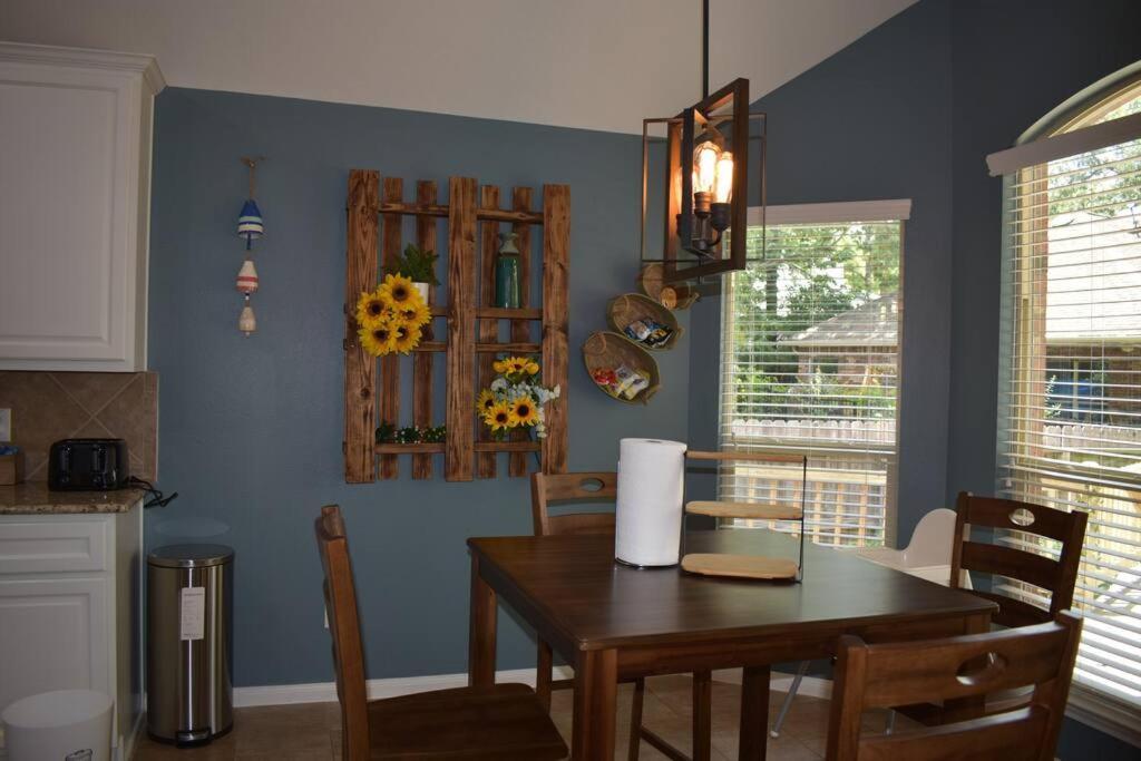 Spacious Conroe Around 4 Miles To The * Montgomery
