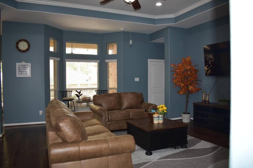 Spacious Conroe Around 4 Miles To The *